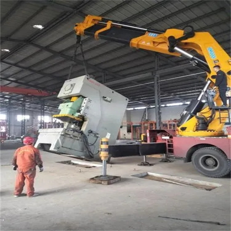 铜鼓县80吨折臂吊车出租附近电话