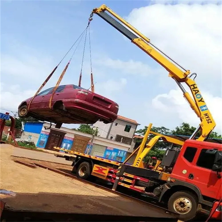 铜鼓县吊车吊汽车的正确方法